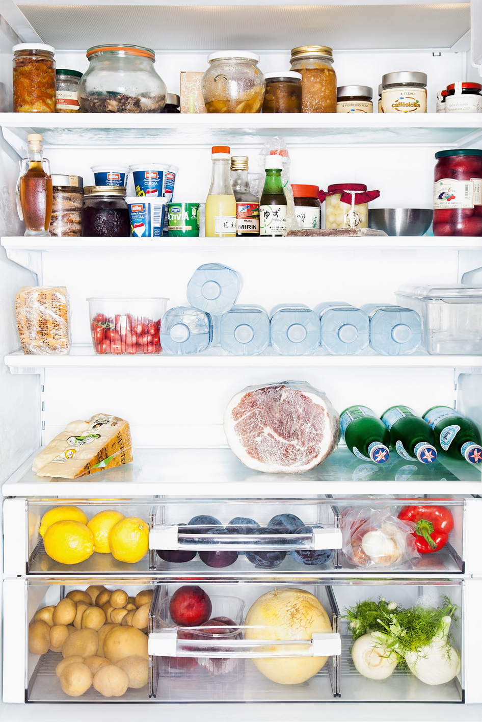 Какой продукт есть в холодильнике. Холодильник с продуктами. Полный холодильник продуктов. Холодильник с едой. Холодильник со здоровой едой.
